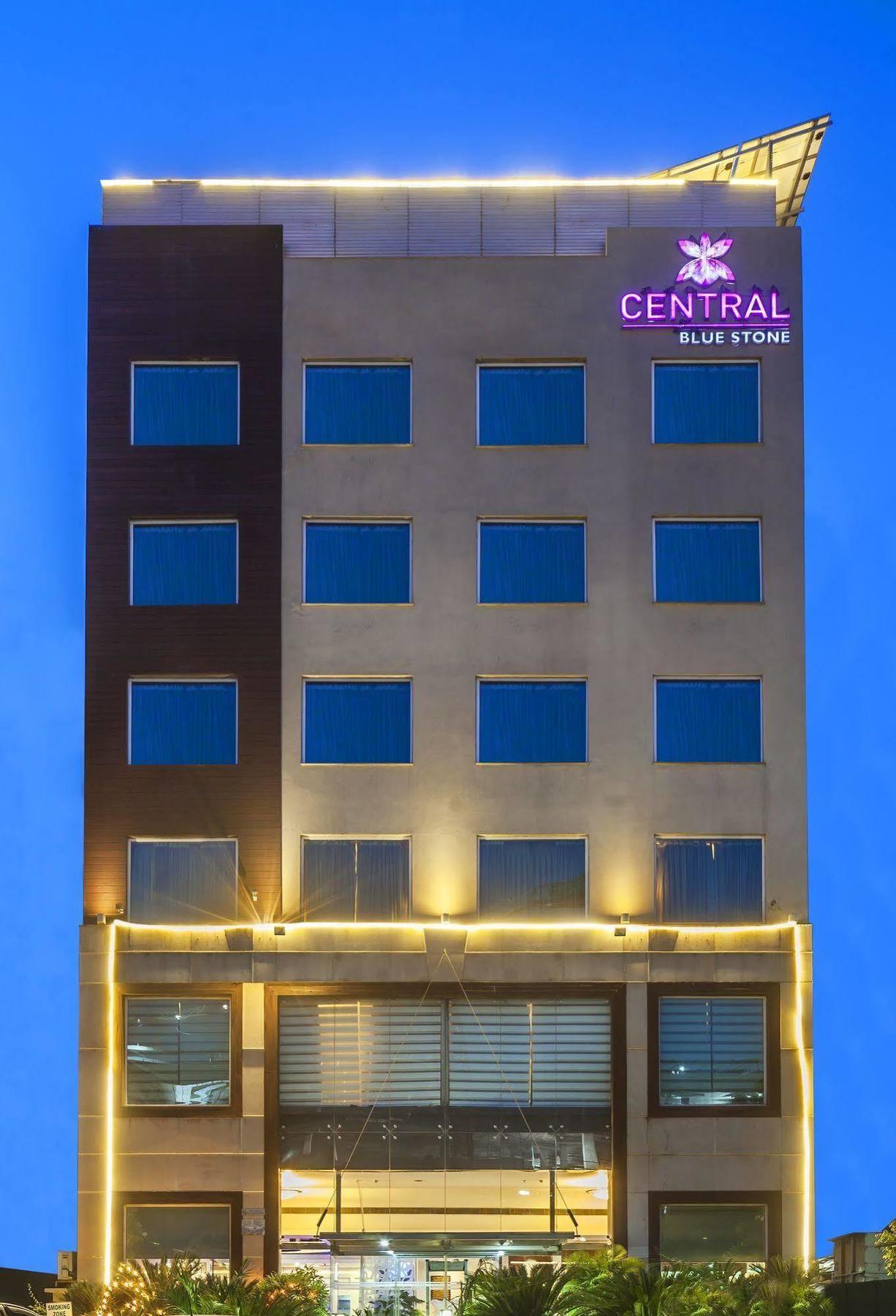 Central Blue Stone By Royal Orchid Gurgaon Eksteriør billede